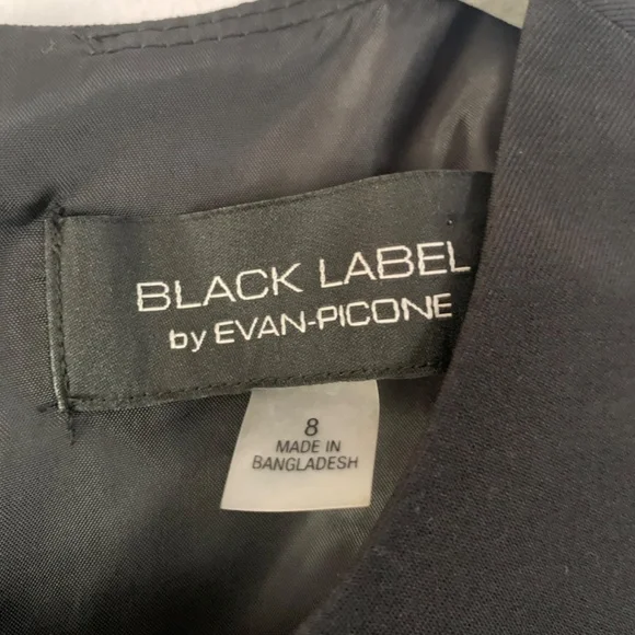 Black dress - Picture 4 of 6